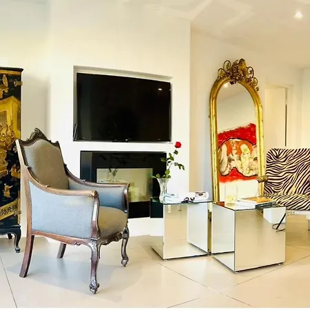 Séjour chez l'habitant Private With Balcony *