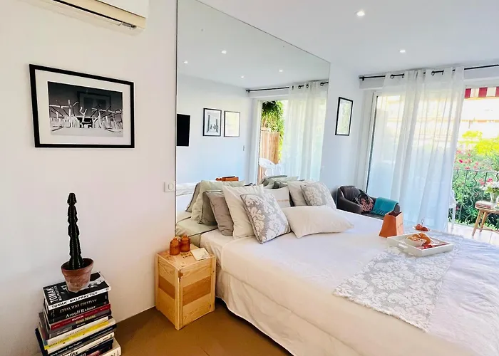 Private With Balcony * Saint-Tropez