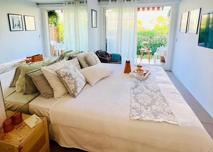 Quarto em Acomodações Particulares Private With Balcony *