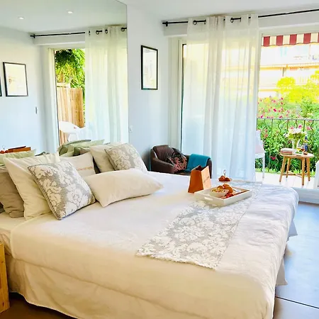 Private With Balcony Privatunterkunft *