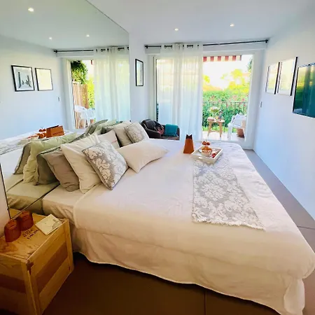 Privatunterkunft Private With Balcony *