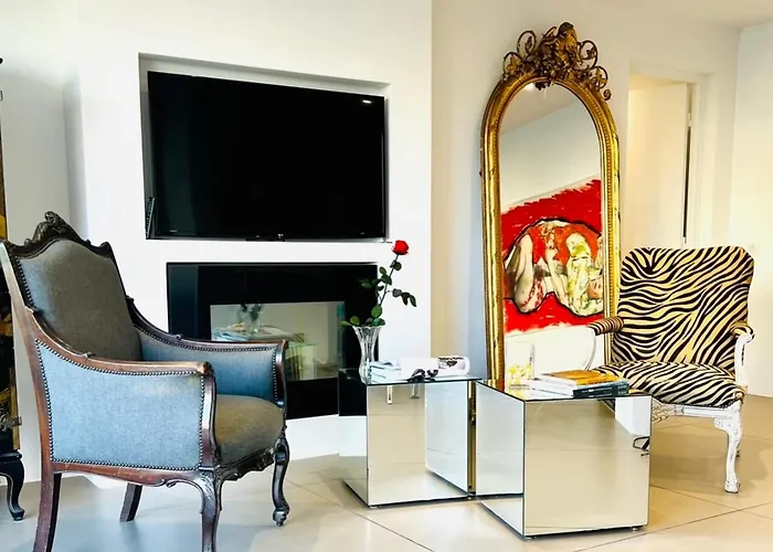 Private With Balcony Homestay Saint-Tropez