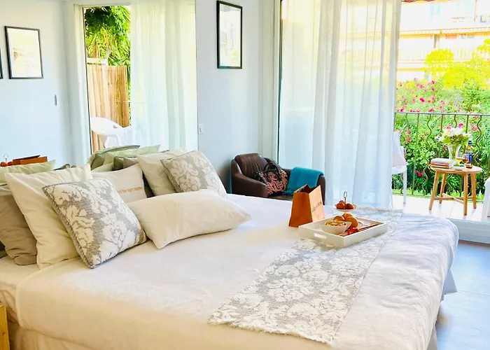 Private With Balcony Ubytování v soukromí *