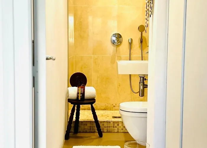 Homestay Private With Balcony Saint-Tropez