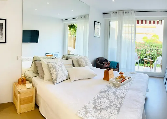 Private With Balcony * Saint-Tropez