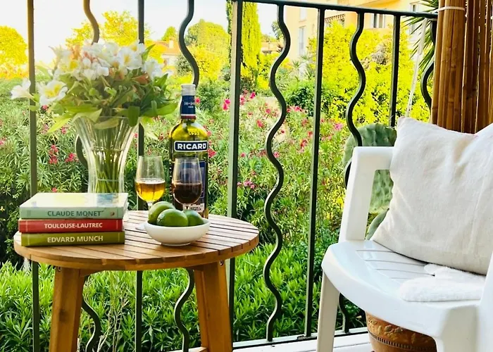 Private With Balcony Saint Tropez